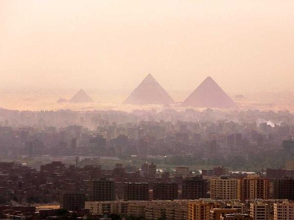 4. Büyük Piramit, Kahire, Mısır