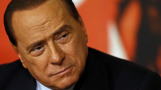 Berlusconi Fuhuş Davasında Aklandı