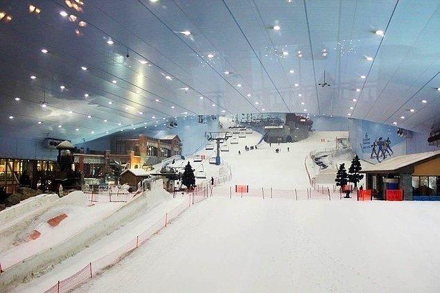 Dubai’de yılın herhangi bir günü kayak yapabilirsiniz.