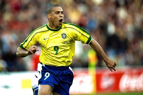 6. Ronaldo Luís Nazário de Lima (Fenomen)