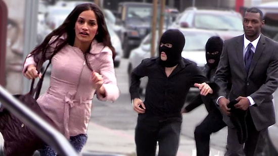 Bankanın Yerini Sorup Koşarak Soymaya Giden İnsanlar |  Şaka İçerir