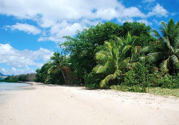 2. İnanması güç fakat bu tuhaf şekilli ada, gerçekten de Fiji yakınlarında yer alıyor.