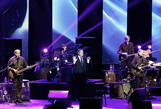 Julio Iglesias Verdiği Konserle İstanbul'u Büyüledi