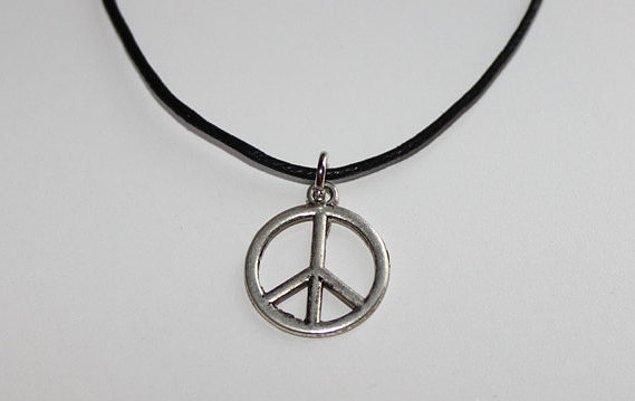 8. "Peace" kolye