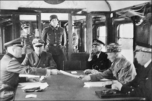 11-Hitler’in, Almanların 1.Dünya Savaşı sonunda teslim olmasından dolayı duyduğu rahatsızlık