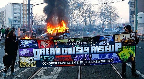 8. Fotoğraflar ile Frankfurt'ta Kapitalizm Karşıtı Protesto: Blockupy