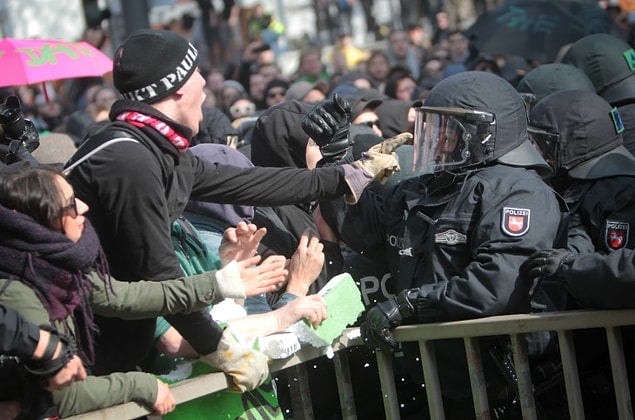 Reuters objektiflerine yansıyan 'Blockupy' eylemi