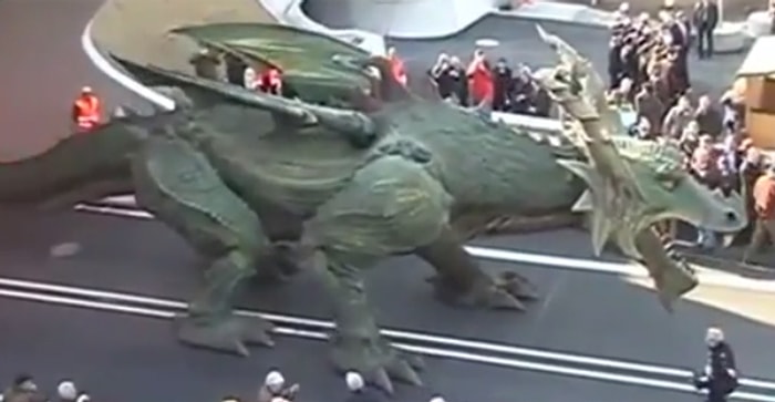 Dünyanın En Büyük Robotu | Ejderha Tradinno