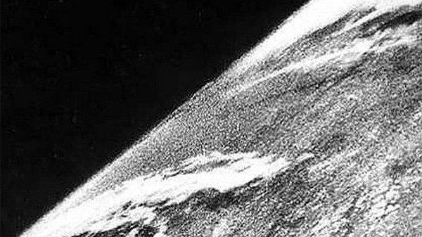 1. Dünya'nın uzaydan çekilen ilk fotoğrafı