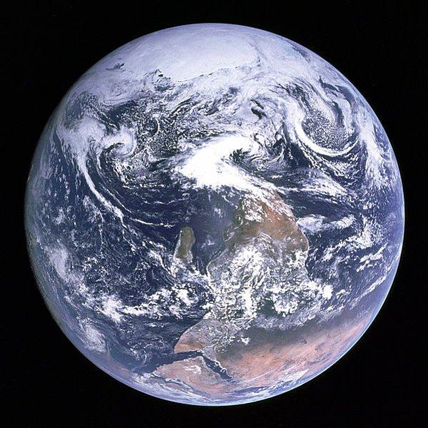 4. Dünya'nın ilk tam fotoğrafı