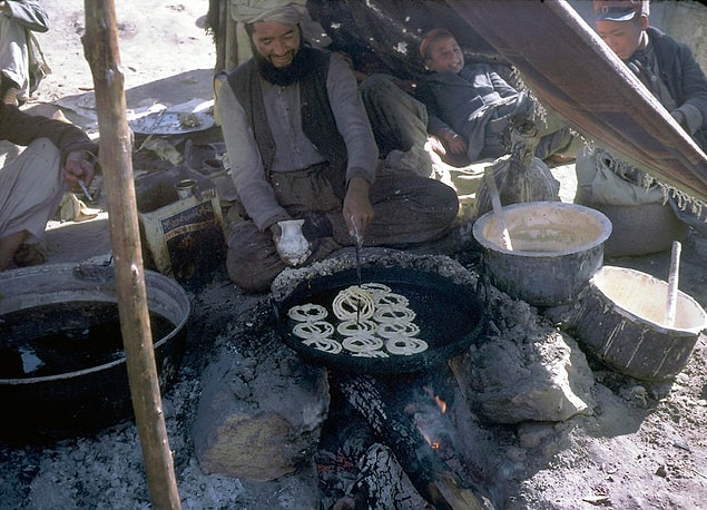 20. Jalebi isminde bir tatlı yapan adam