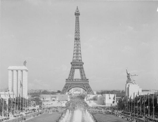 9. Kule'nin Paris'te kalması ilk radyofonik deneyler açısından önem taşıyordu ve sahip olduğu anten sistemiyle Fransız televizyonunun gelişiminde büyük rol oynadı.
