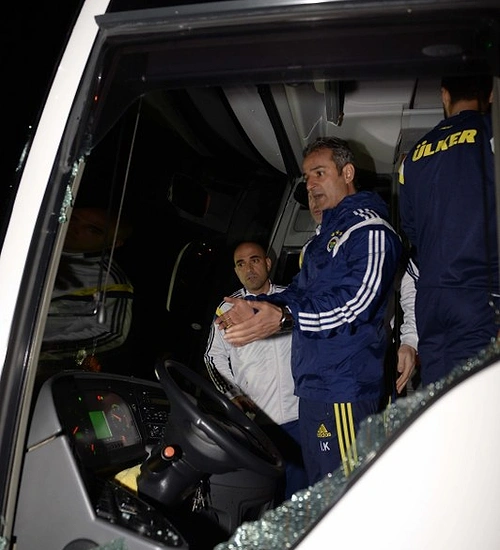 Trabzonspor Yöneticisi Aslandan Fenerbahçe otobüsüne saldırı açıklaması Trabzonspor Yöneticisi Aslandan Fenerbahçe otobüsüne saldırı açıklaması