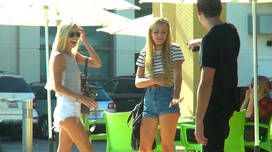 Kadınları Gülümsetmek - Sosyal Deneyler