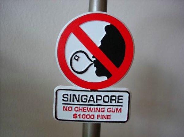 9. Hakkında onlarca mit dolaşsa da Singapur'da sakız çiğnemek 1992'den beri yasaktır.