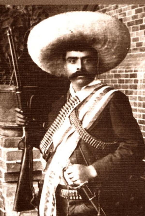 3. Zapata'nın ailesi, varlıklı olmamasına ve her an büyük bir yoksullukla karşı karşıya kalma tehlikelerine rağmen, Porfirio Diaz'ın diktatörlük yönetimine boyun eğmeyerek topraklarını korumaya devam etti.