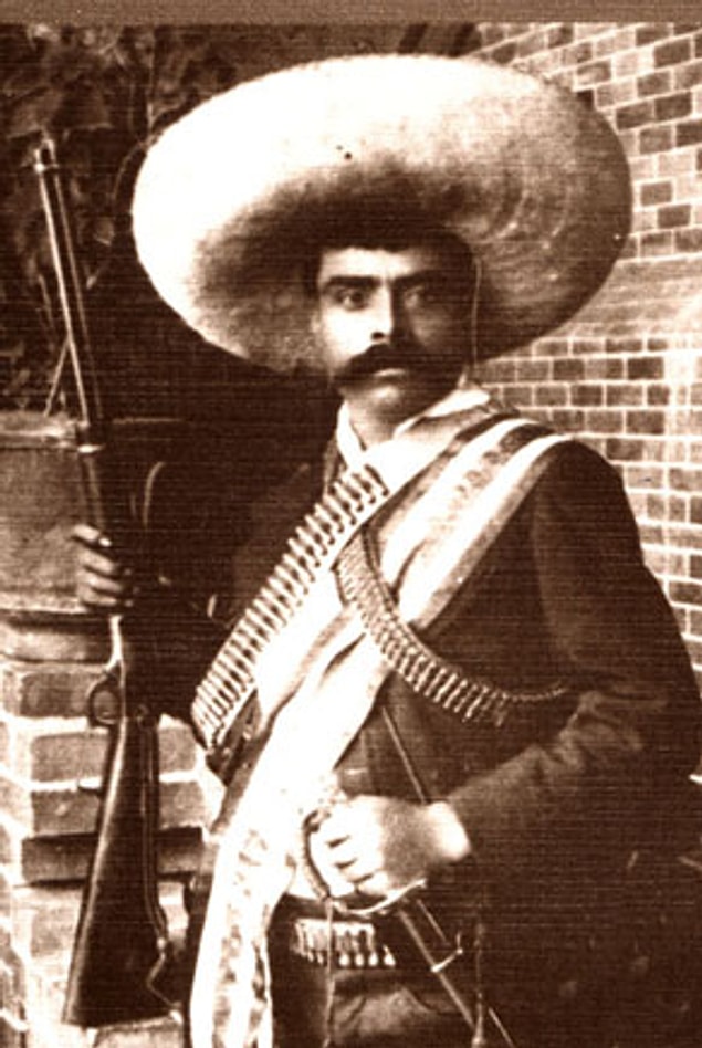 3. Zapata'nın ailesi, varlıklı olmamasına ve her an büyük bir yoksullukla karşı karşıya kalma tehlikelerine rağmen, Porfirio Diaz'ın diktatörlük yönetimine boyun eğmeyerek topraklarını korumaya devam etti.