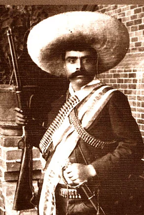 Zapata'nın ailesi, varlıklı olmamasına ve her an büyük bir yoksullukla karşı karşıya kalma tehlikelerine rağmen, Porfirio Diaz'ın diktatörlük yönetimine boyun eğmeyerek topraklarını korumaya devam etti.