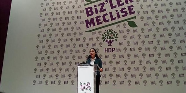 'Tek bir ağızdan çıkan diktatöryal sözleri değil hepimizin söylediği barış şarkılarını dinleyeceğiz'