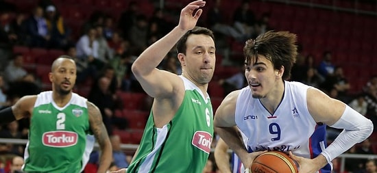 Anadolu Efes Farklı Kazandı