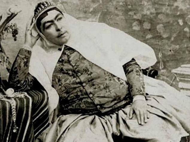 4. Şah'ın Tek kaş aşkı