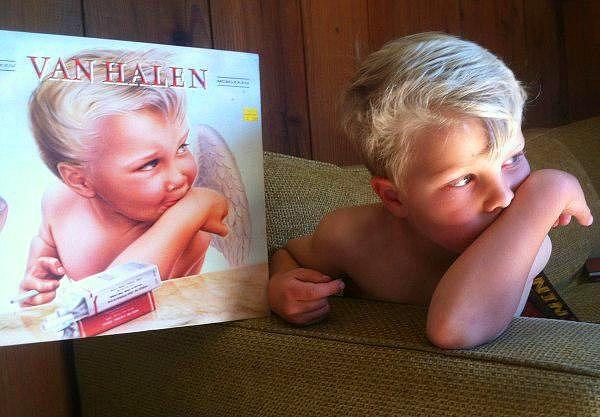 3. Oğlan dayıya, kız halaya, bu çocuk da Van Halen'ın albüm kapağına çekmiş