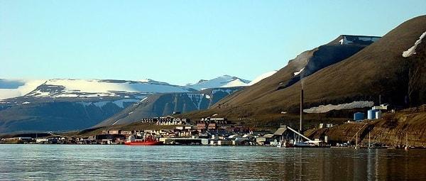 4. Longyearbyen - Norveç