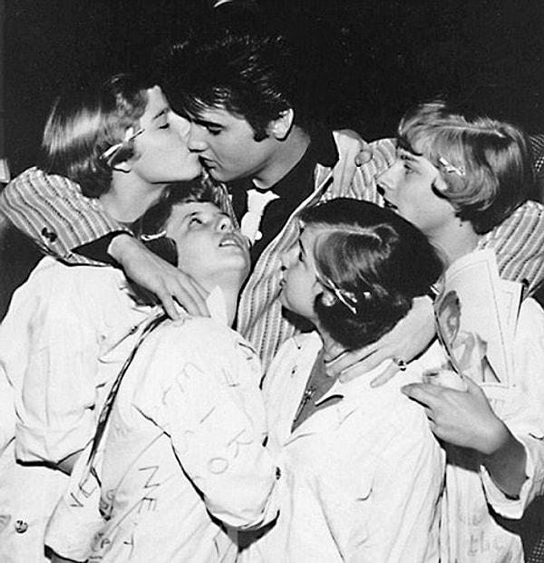 1. Elvis Presley Küçük Kızlardan Hoşlanıyordu
