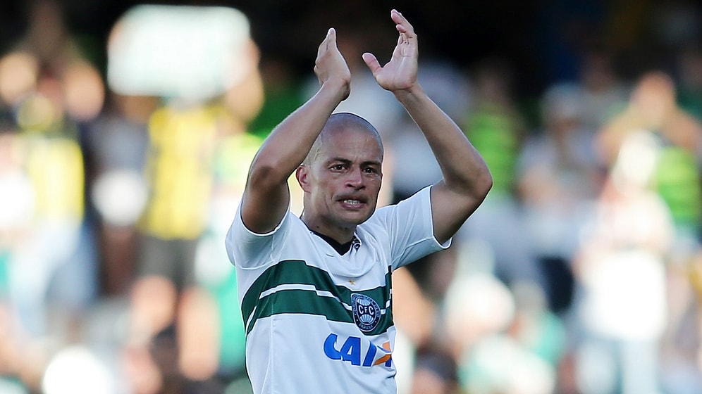 Alex'e Onur Nişanı Verilecek