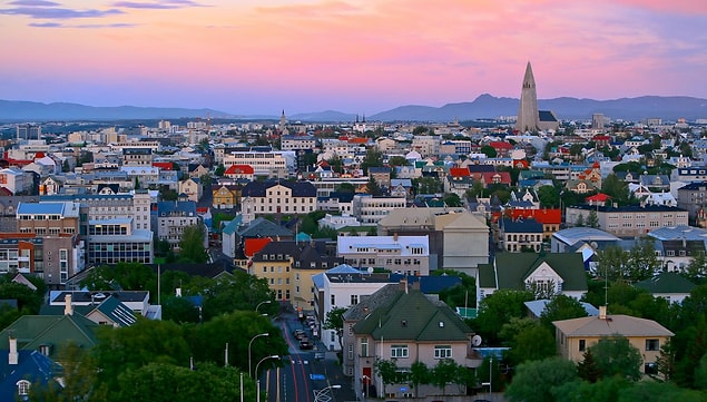 2- İzlanda