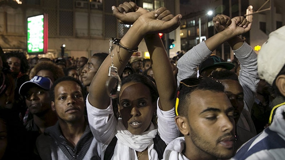 Tel Aviv'de Tansiyon Düşmüyor