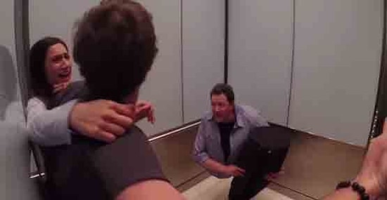 Asansörde İkiye Bölünmüş Adam Paniği