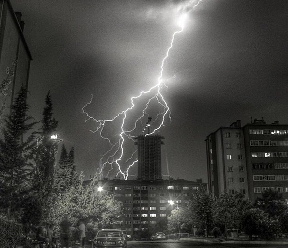 Instagram Kullanıcılarının İstanbul'da Yakaladığı En İyi 'Şimşekli' Kareler