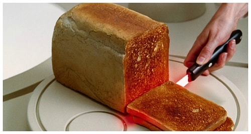Işın Kılıcı Şeklinde Ekmek Bıçağı