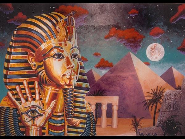 11. "Beyaz, Büyük Doğu Gök'ünde yükseldiği zaman tanrıların ibadetini güzelliği ile umutlandıran Horus'un Gözü, sana övgüler."