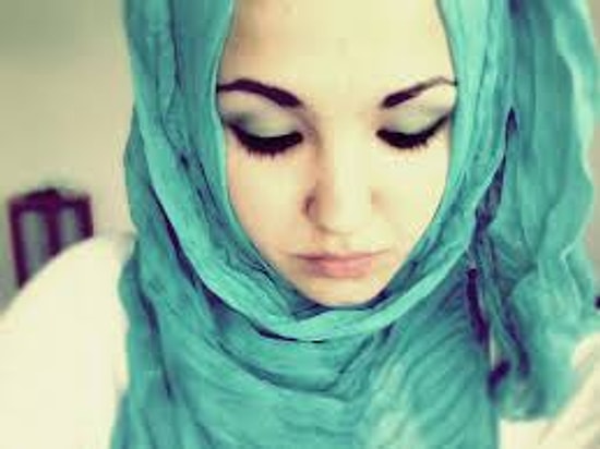 Başörtüsü Kullanan Kadınların Deneyebileceği Birbirinden Farklı 20 Stil Önerisi