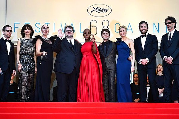Bu yıl 68.'si gerçekleştirilen Cannes Film Festivali perdelerini açtı.