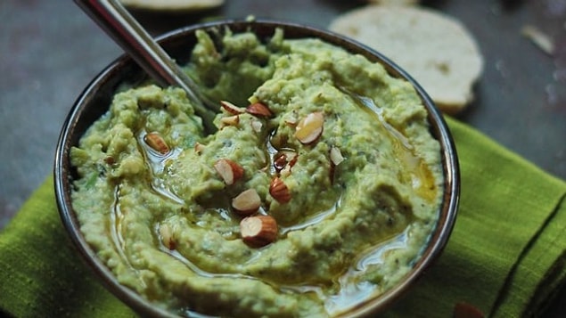 12. Aperitiflerden fava ama bu taze bakladan!