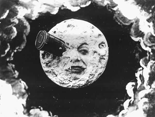 6. İlk bilimkurgu filmi: Levoyagedansla lune (1902, Aya Seyahat, George Melies).