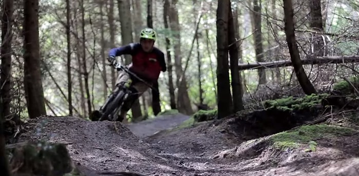 Tek Kolu Olmasına Rağmen Bisiklet Üzerinde Harikalar Yaratan Adam