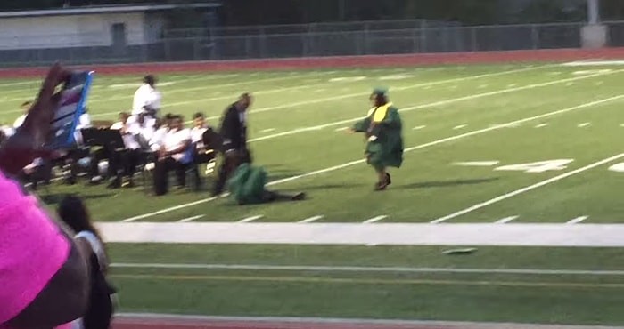 Bazı Kadınlara Topuklu Ayakkabı Yasaklanmalı!