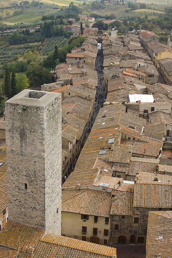 12. San Gimignano, İtalya