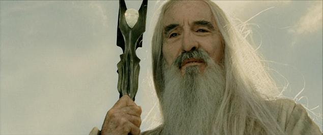28. Tolkien ile tanışma şansına erişen filmde rol almış tek kişi Christopher Lee'dir