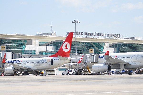 9. Yeşilköy Havaalanı'nın adı Atatürk Havalimanı olarak değiştirildi.