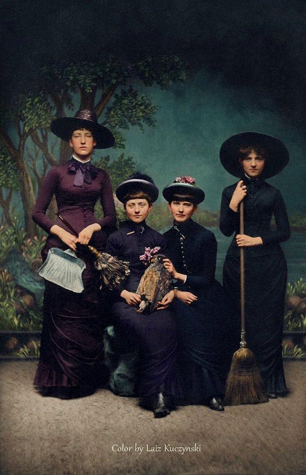 20. Cadı kostümü içindeki kadınlar (1875)
