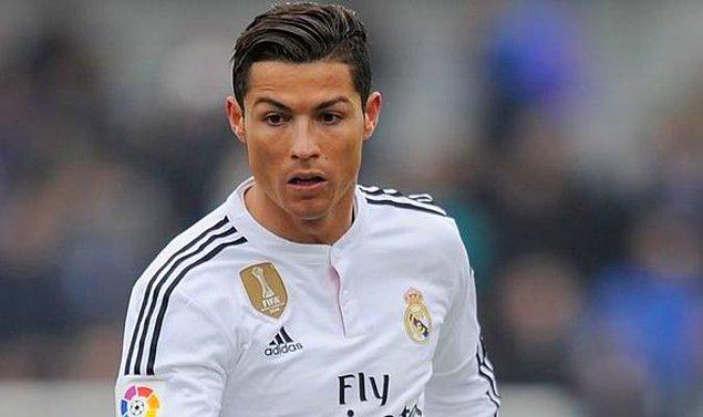 15. Sahaların gelmiş geçmiş en iyi oyuncularından biri olan Cristiano Ronaldo doğdu.