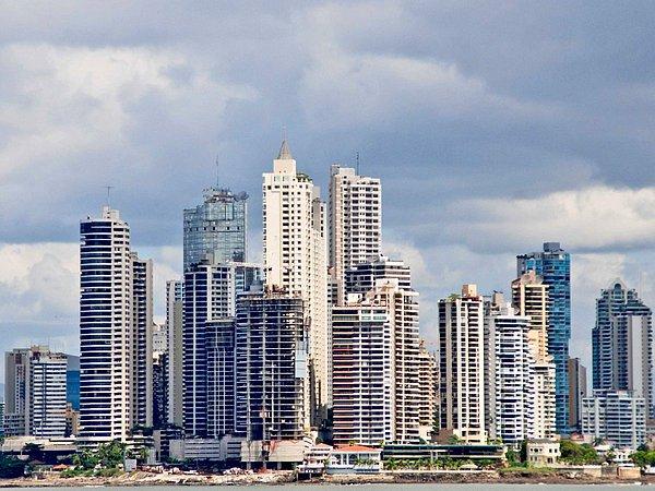 18. Panama 2,560 kilometre kare alanda toplamda 241 yüksek yapıya sahip