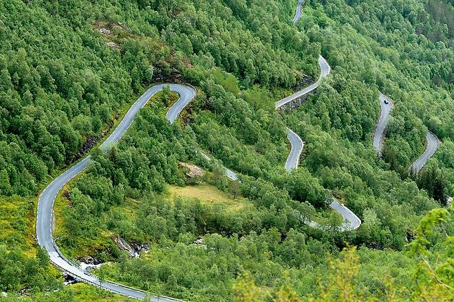 Gitmekle Aşındırmanın Mümkün Olmadığı 17 Harikulade Norveç Yolu