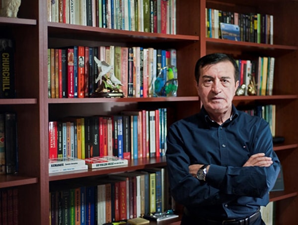 7000'den fazla kitap okudu.