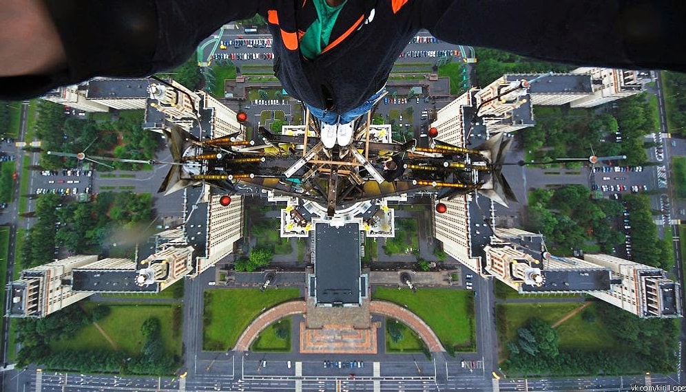 Ölümün Kıyısında Dolaştığı Yetmezmiş Gibi Bir de Fotoğraf Çektiren Yasadışı Tırmanıcı Kirill Oreshkin